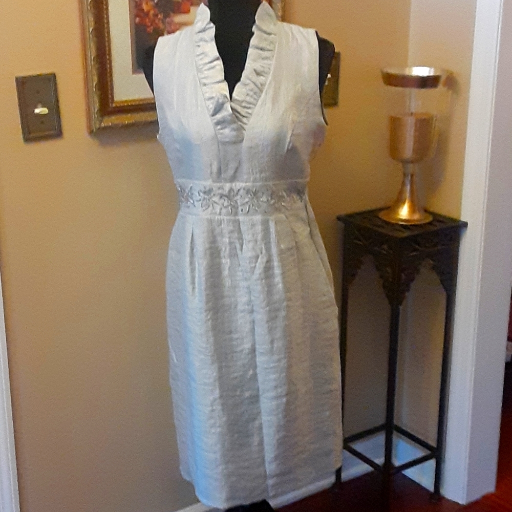 R&M Richards silver gray sleeveless beaded waist ruffled collar Vneck sz 10 EUC…